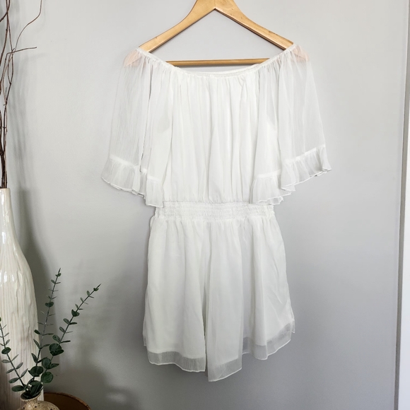 NWOT off shoulder romper - Picture 5 of 7